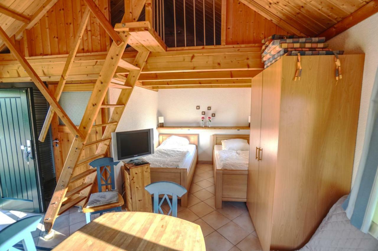 Hof Marienberg, 56340 Osterspai, Deutschland Wanderhuette المظهر الخارجي الصورة